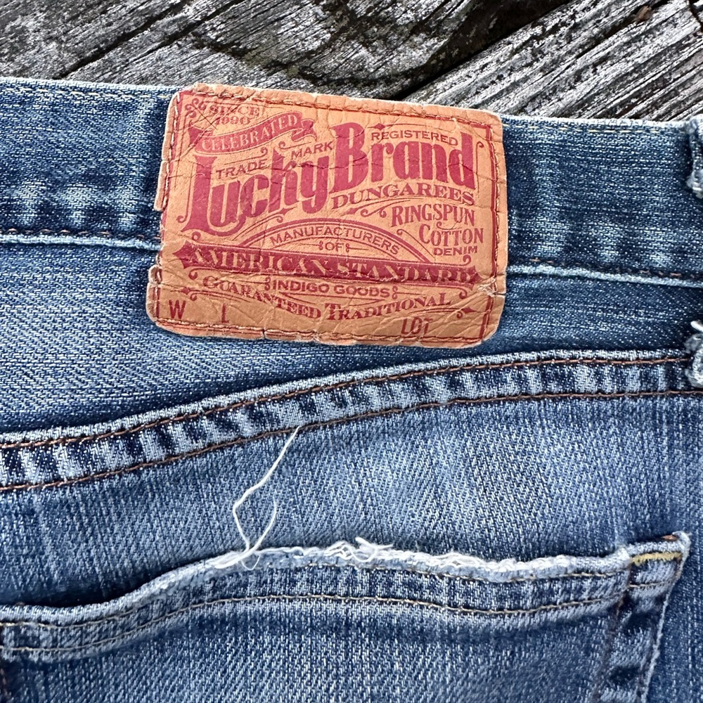 Lucky Brand Men’s Relaxed Fit Blue Jeans - Picture 2 of 8